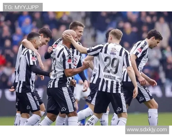 荷甲联赛足球明星的崛起与影响力分析及未来发展趋势探讨