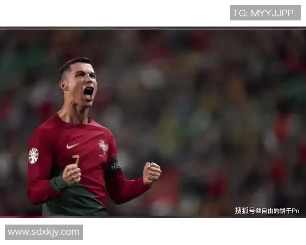 网红博主勇闯足球明星领域挑战极限展现运动魅力与个人风采