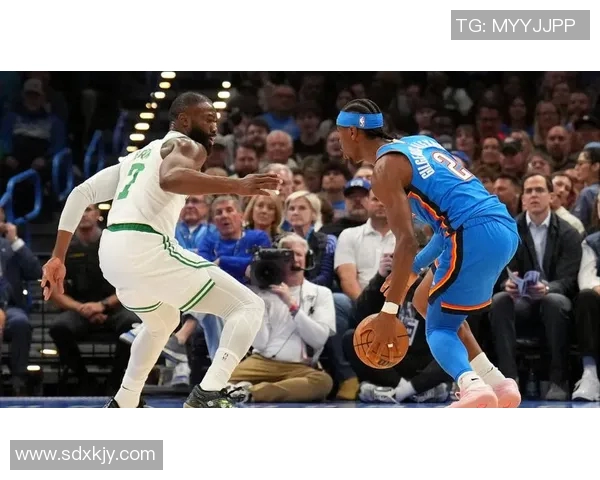 篮球明星绝杀瞬间回顾：那些令人热血沸腾的决胜时刻与传奇故事